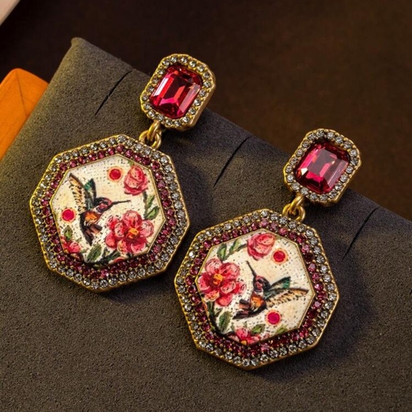 Vintage Jewelry - Beautiful vintage Elegant Gold and Red Floral Earrings